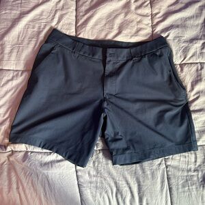 Navy Lululemon 7” Commission Shorts (Size 33)